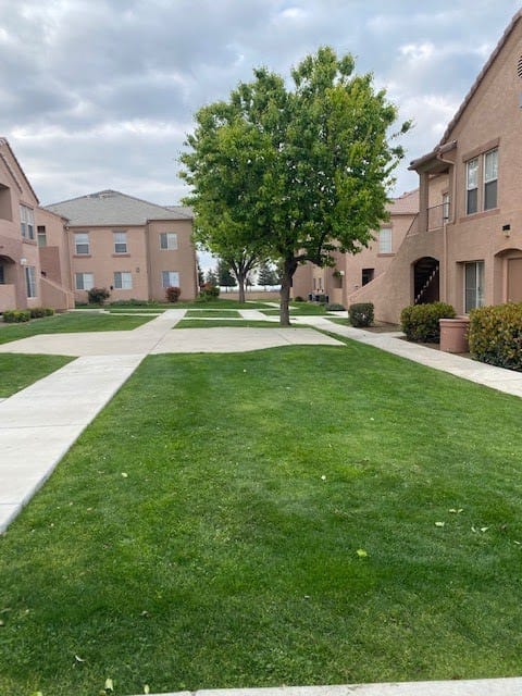 Photo of Auburn Vista. Affordable housing located at 6201 Auburn St Bakersfield, CA 93306