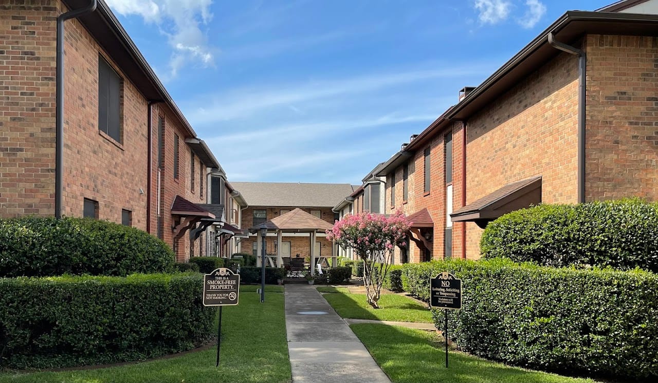 Photo of Celebration Paris. Affordable housing located at 4415 Lamar Ave Paris, TX 75462