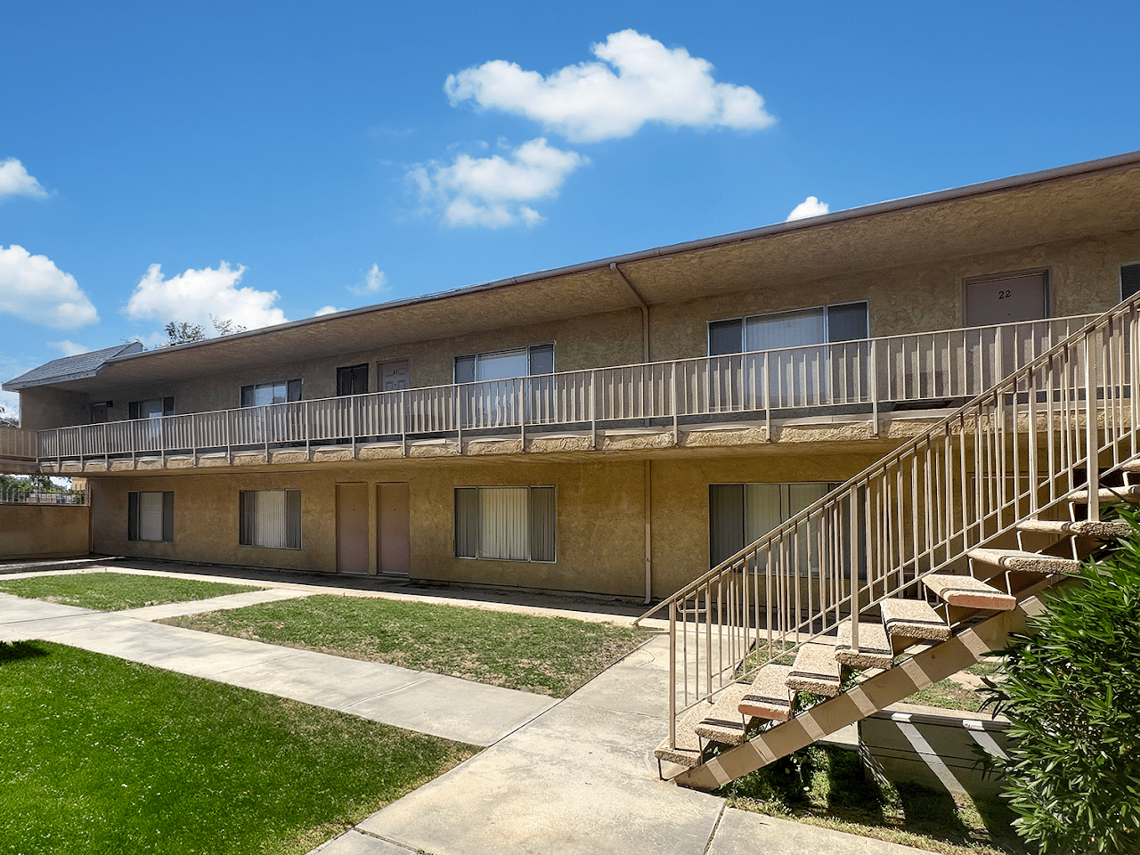 Photo of Park Vista Apartments at 38204 11th St Palmdale, CA 93550