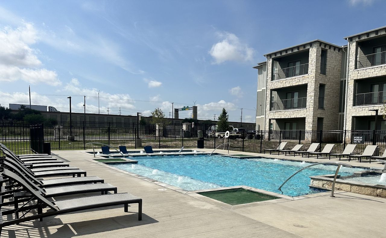 Photo of Horizon Pointe Apartments at 2411 Woodlake Pky San Antonio, TX 78244