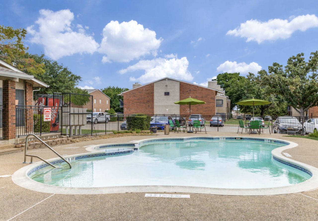 Photo of Solaire at 4753 Duncanville Rd Dallas, TX 75236