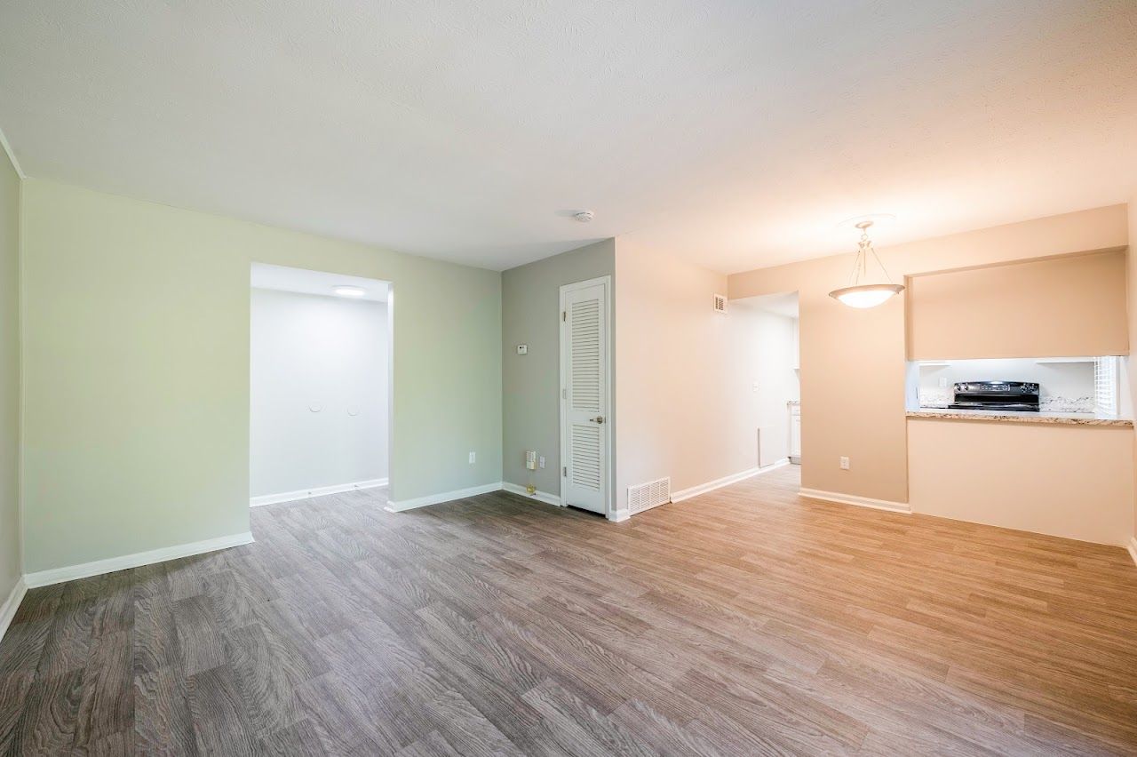 Photo of DUXBERRY LANDING at 3443 AGLER ROAD SUITE 101 COLUMBUS, OH 43211