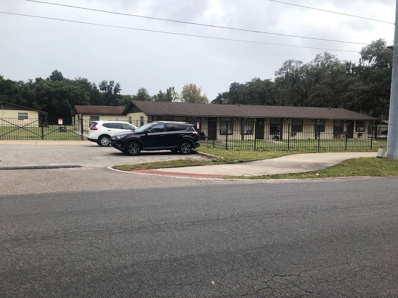 Photo of Oakwood Apartments. Affordable housing located at 550 Lincoln Ave Mount Dora, FL 32757