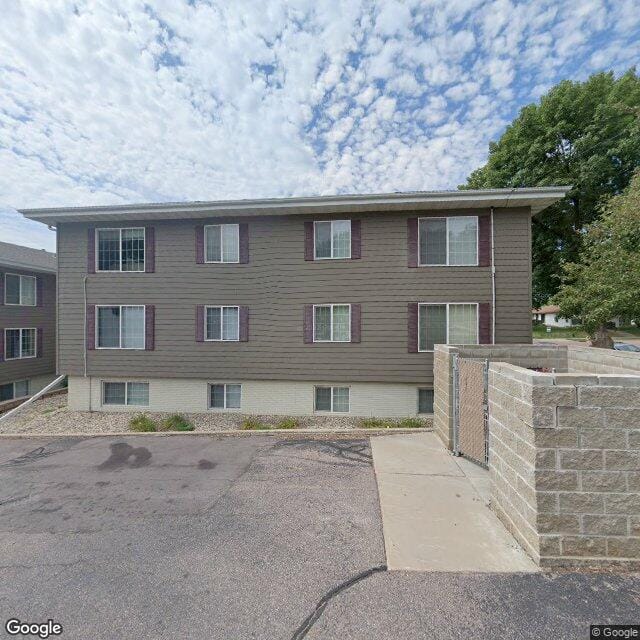 Photo of SPRING HILL APTS at 945 S BLAINE AVE SIOUX FALLS, SD 57103