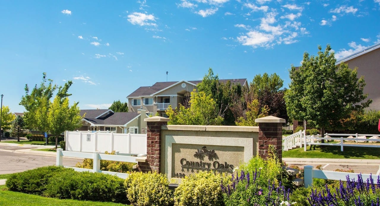 Photo of Country Oaks Apartments at 337 N 700 W Salt Lake City, UT 84116