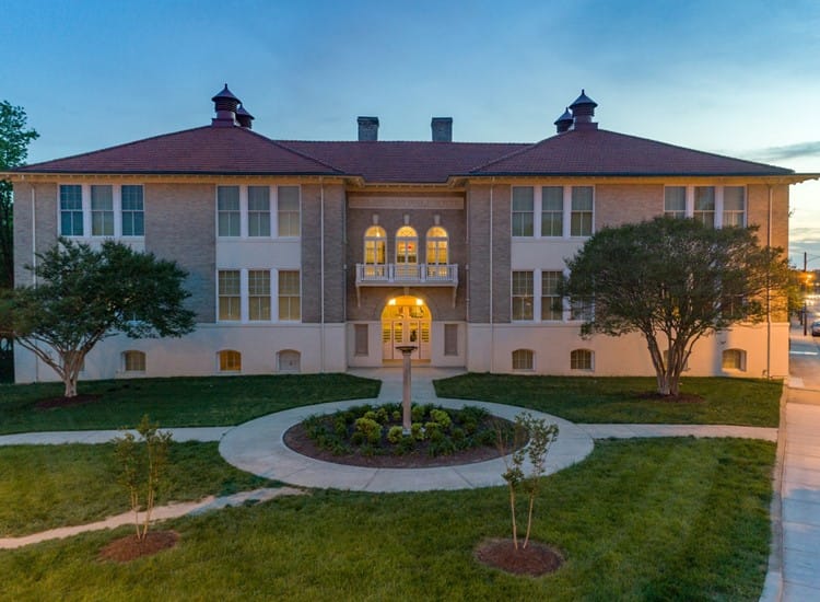 Photo of Green Park Apartments. Affordable housing located at 1203 E Brookland Park Blvd Richmond, VA 23222