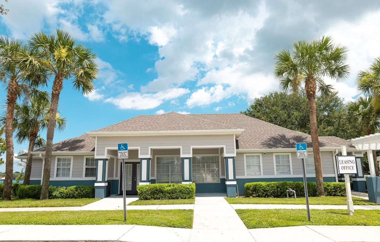 Photo of PALMS AT LAKE TULANE. Affordable housing located at 1033 HAL MCRAE LOOP AVON PARK, FL 33825