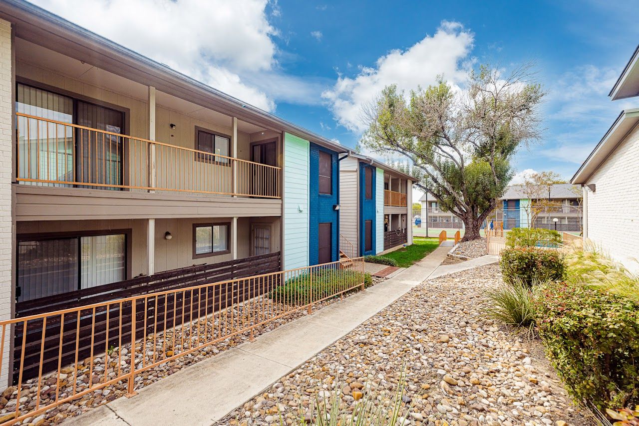 Photo of Vivid at 2003 Oakhill Rd San Antonio, TX 78238