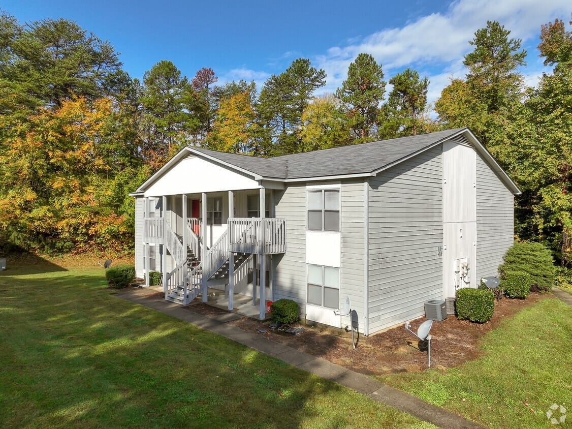 Photo of Legacy Pointe Apartments at 9 Summertree Ln Greensboro, NC 27406
