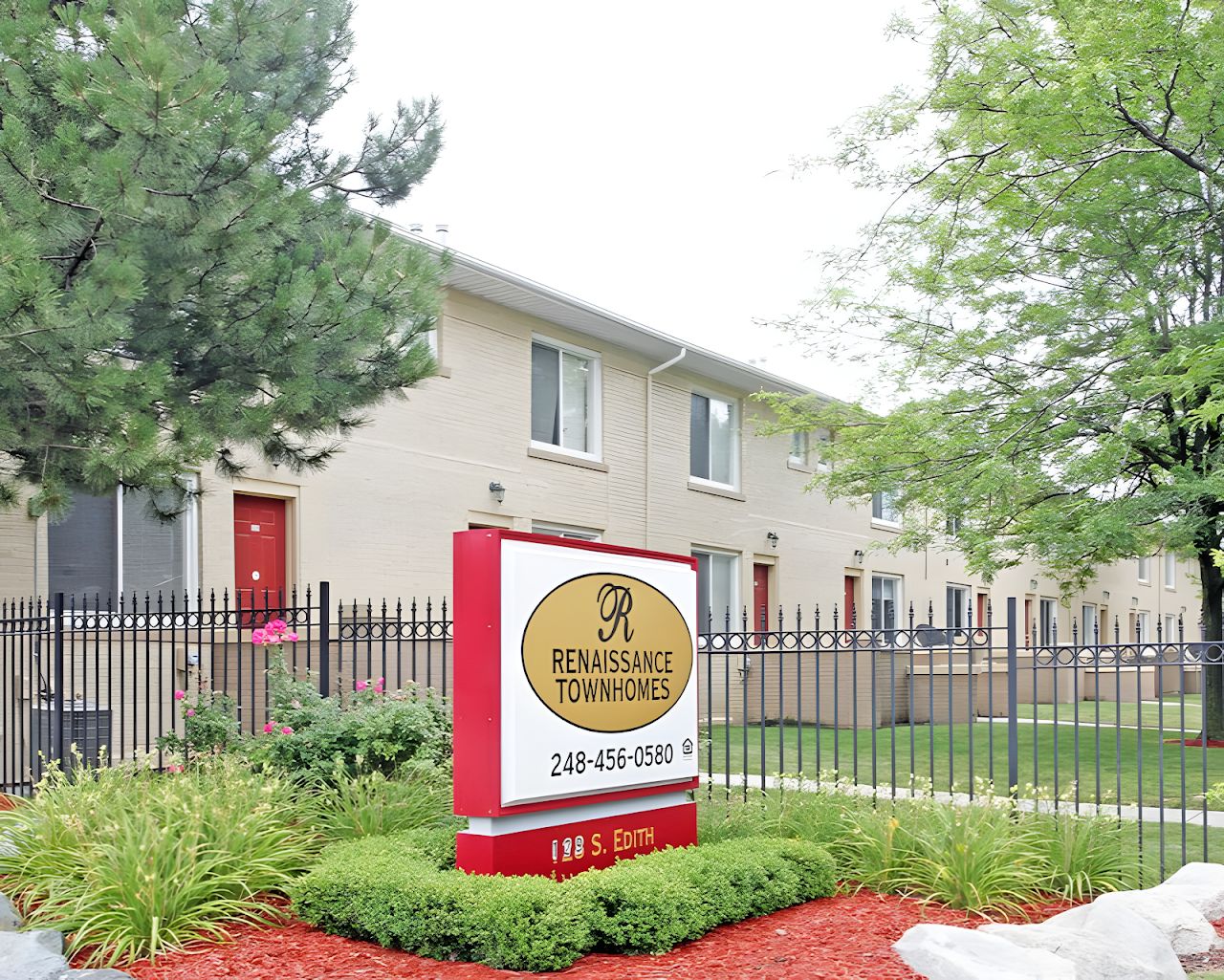 Photo of Renaissance Court at 129 S Edith St Pontiac, MI 48342