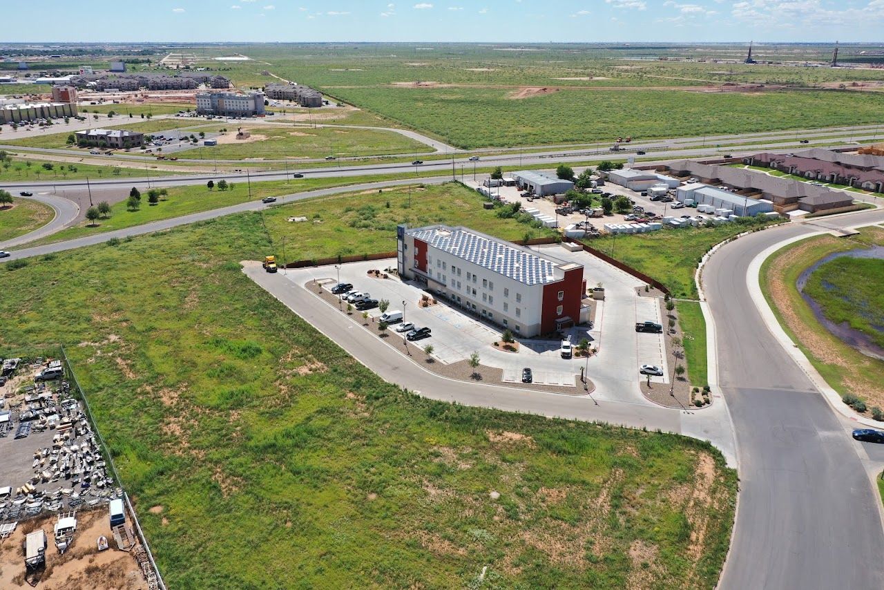Photo of Gateway Plaza Apartments at 1701 S Tradewinds Blvd Midland, TX 79706