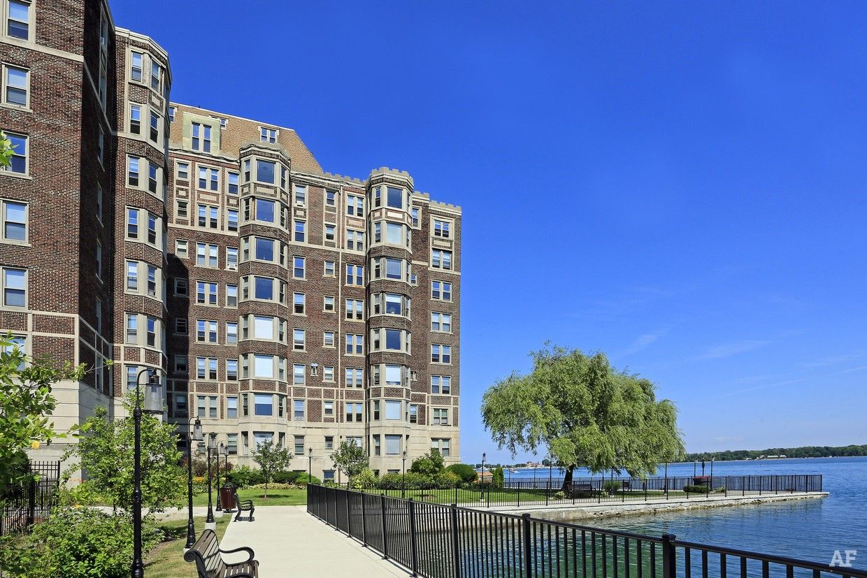 Photo of Aaron Apartments at 625 Field St Detroit, MI 48214