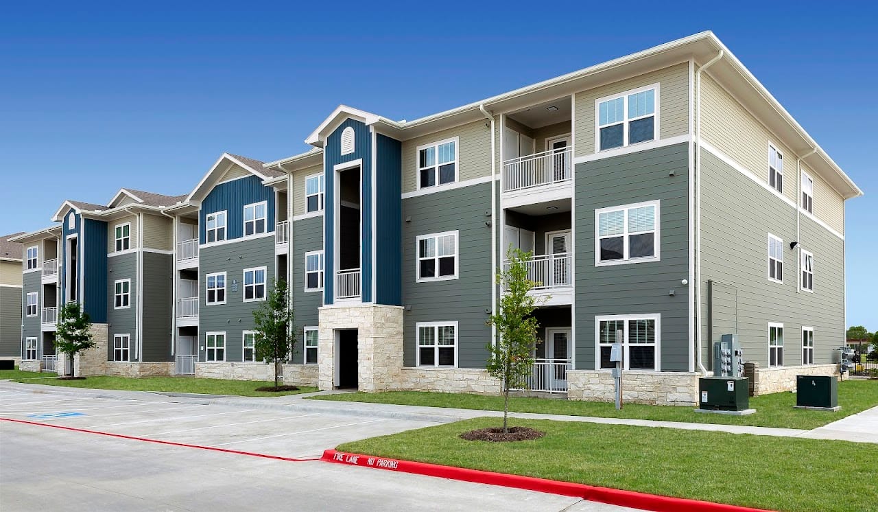 Photo of The Pointe at Crestmont at 5602 Selinsky Rd Houston, TX 77048