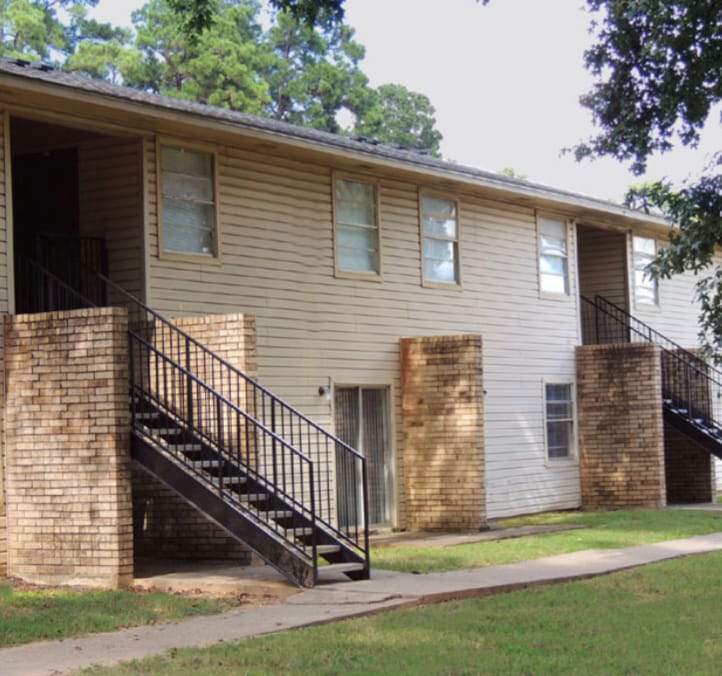 Photo of LA TIERRA VILLA APARTMENTS at 6121 TIERRA DRIVE SHREVEPORT, LA 71109