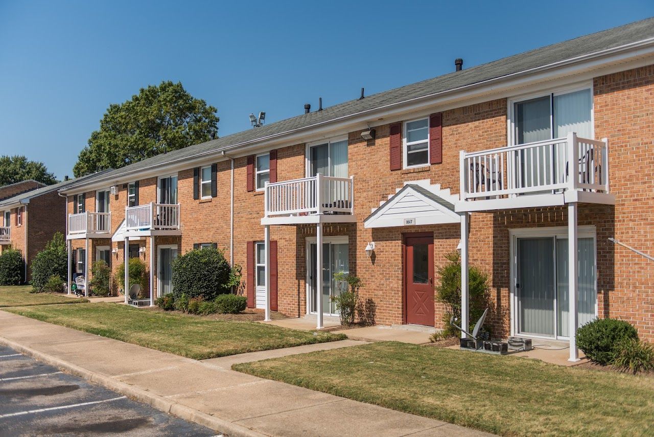 Photo of CROSSWINDS PLACE at 910 PROVIDENCE RD CHESAPEAKE, VA 23325