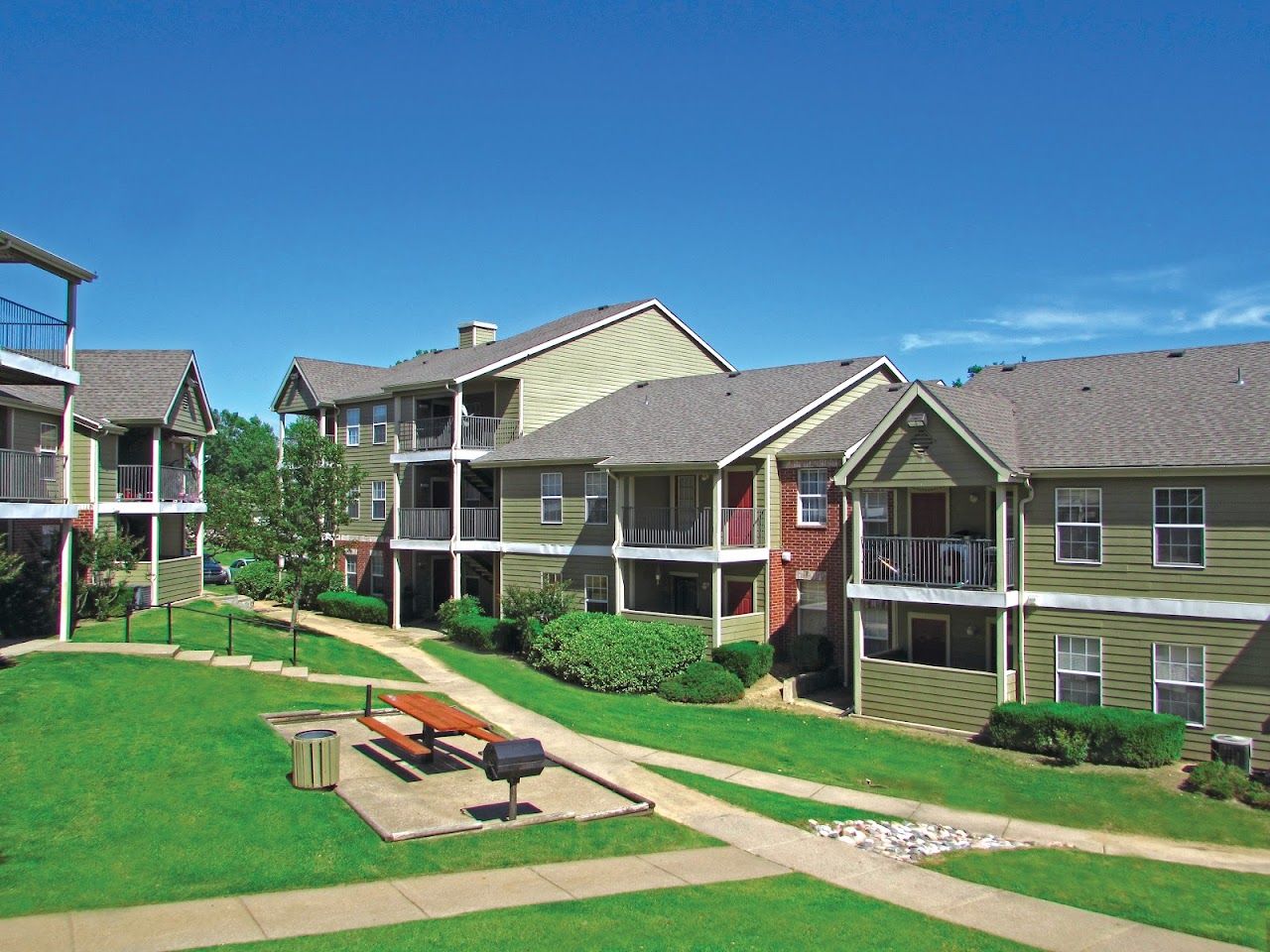 Photo of GABLE HILLS APTS at 7708 W PKWY BLVD TULSA, OK 74127