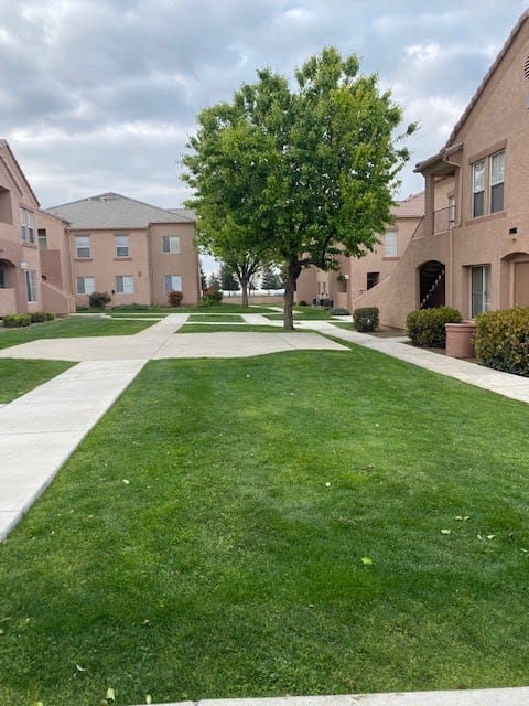 Photo of AUBURN HEIGHTS APARTMENTS at 7000 AUBURN STREET BAKERSFIELD, CA 93306