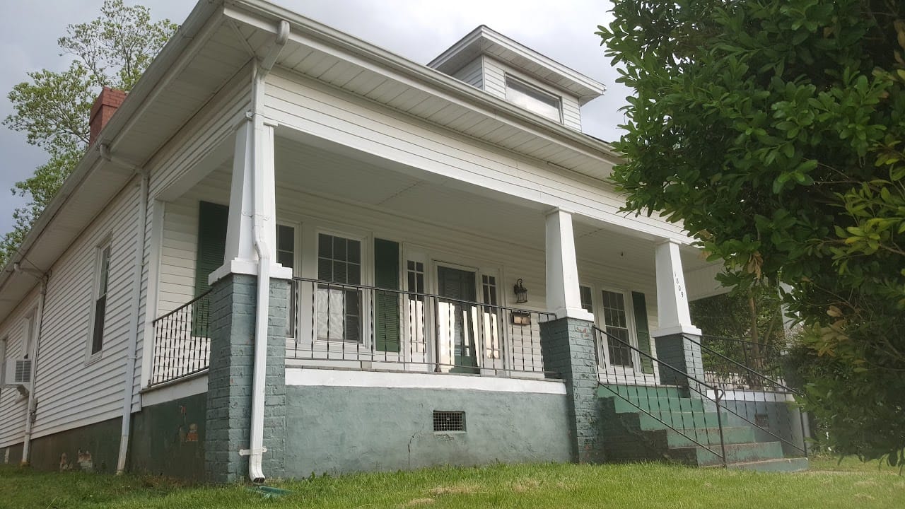 Photo of COLONIAL VILLAGE APARTMENTS. Affordable housing located at 231 D AVENUE SALISBURY, NC 28144