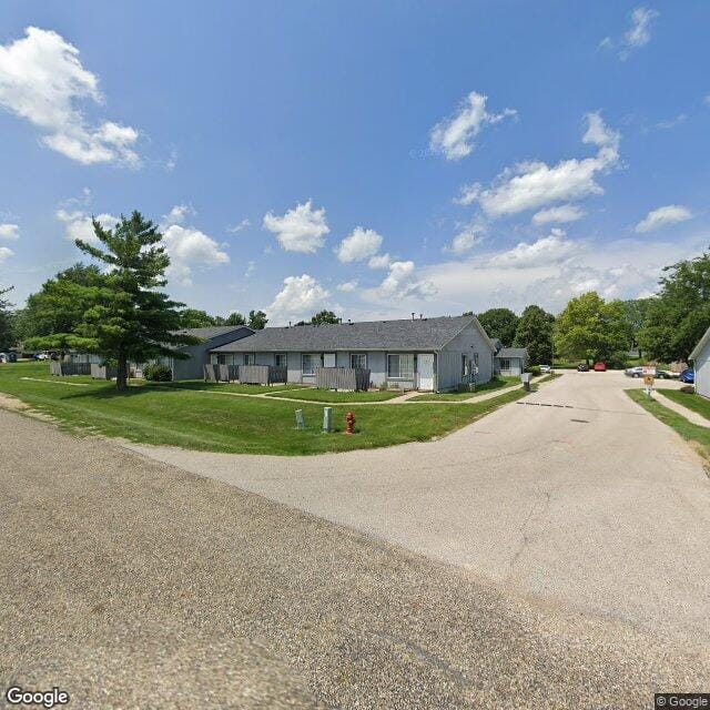 Photo of Bradlee Park Apartments. Affordable housing located at 404 E Maple St Le Roy, IL 61752