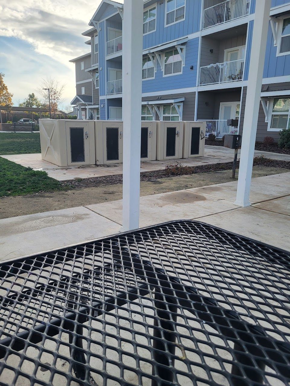 Photo of THE GARDENS AT QUAIL RUN. Affordable housing located at 10120 BRUCEVILLE ROAD ELK GROVE, CA 95757