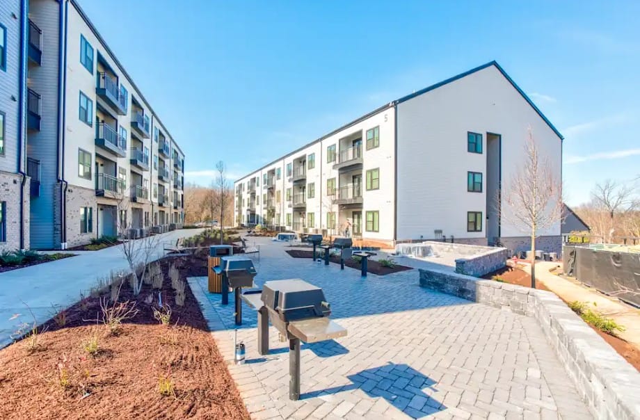Photo of Highland East at 301 Ben Allen Rd Nashville, TN 37207