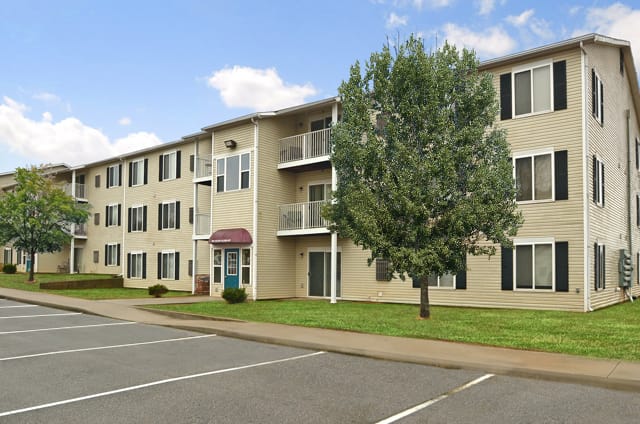 Photo of Higgins Court at 515 Hine St S Athens, AL 35611