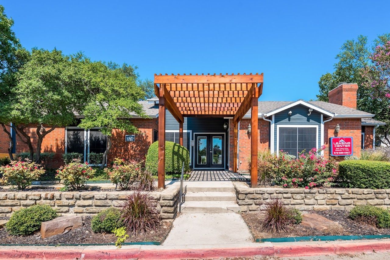 Photo of Mason Ridge Apartments at 1805 Oates Dr Mesquite, TX 75150