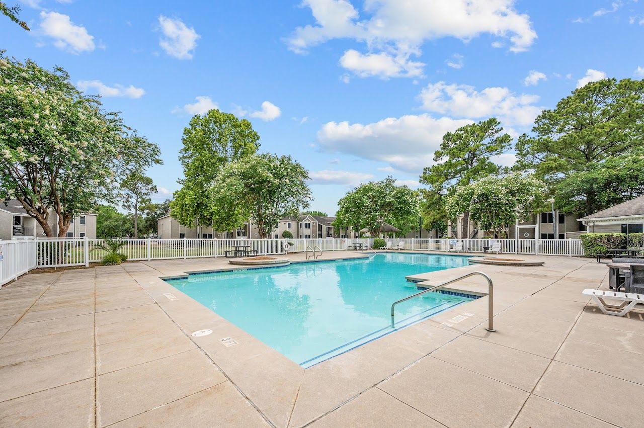 Photo of Willow Green at 8301 Willow Place Dr N Houston, TX 77070