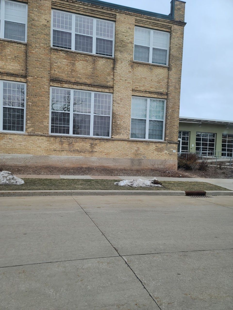 Photo of WAITE RUG HOUSING. Affordable housing located at 300 E CUSTER AVE OSHKOSH, WI 54901