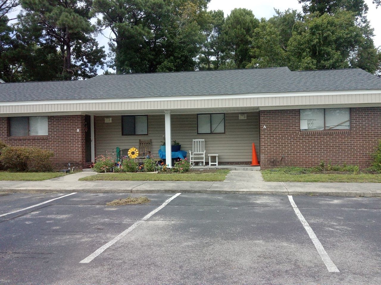 Photo of Fiddler’s Creek Apartments. Affordable housing located at 1211 N Caswell Ave Southport, NC 28461
