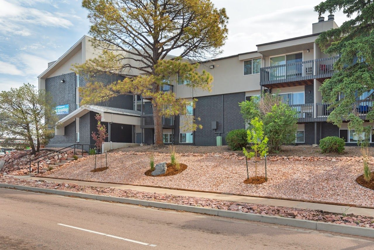 Photo of Lakeview Apts at 610 S Union Blvd Colorado Springs, CO 80910