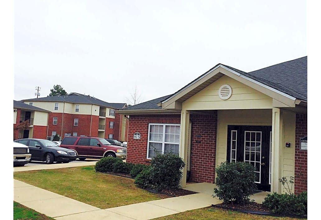 Photo of HALLMARK GARDEN PARKWAY. Affordable housing located at 815 GARDEN PKWY TUSCALOOSA, AL 35405