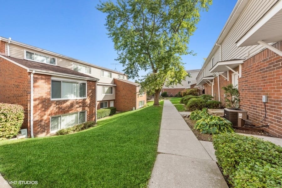 Photo of BROOKHAVEN APTS. Affordable housing located at 150 GREENHAVEN LN GURNEE, IL 60031