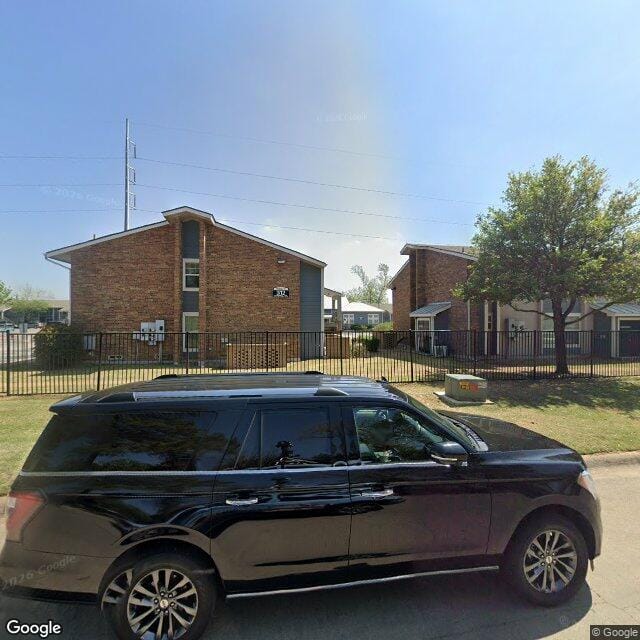 Photo of ROXTON. Affordable housing located at 307 N LOOP 288 DENTON, TX 76209