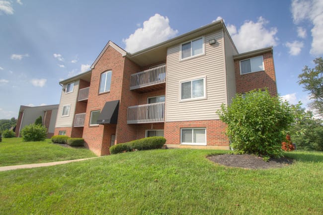 Photo of MALLARD GLEN APTS at 27 LORI LN AMELIA, OH 45102