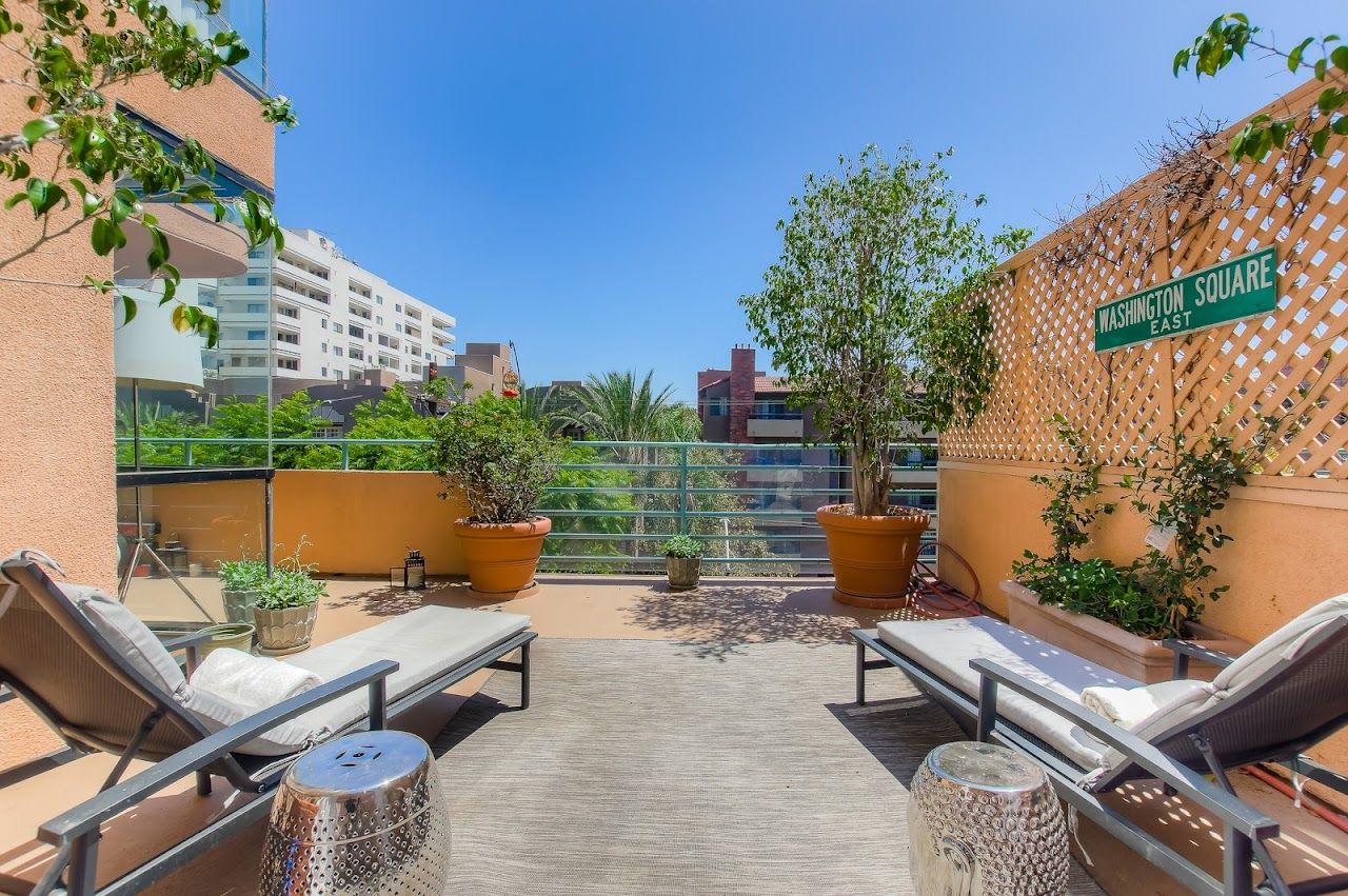 Photo of 1427 N Vista St. Affordable housing located at 1427 N Vista St Los Angeles, CA 90046