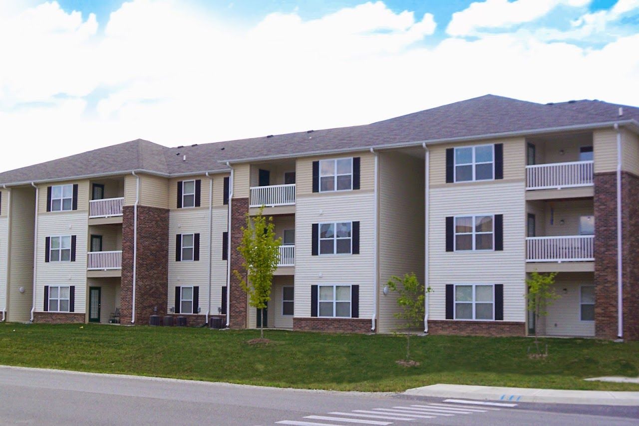 Photo of WASHINGTON POINTE APTS at 625 BELHAVEN DR INDIANAPOLIS, IN 46229