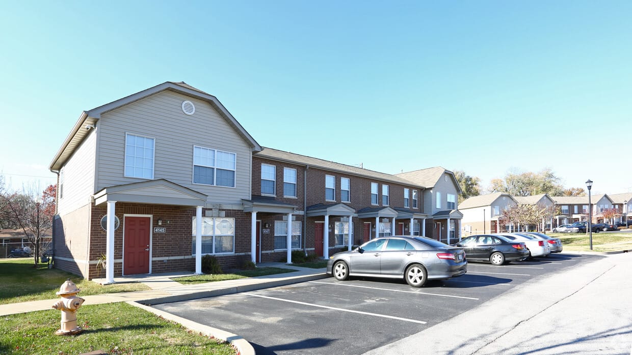 Photo of STRATFORD COMMONS APTS II at 4133 PEYTON LN PINE LAWN, MO 63120