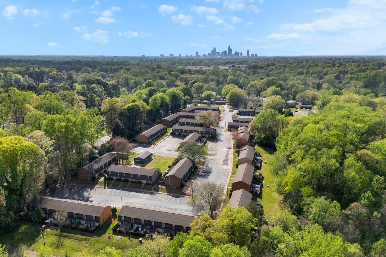 Photo of Townhomes of Ashbrook at 1905 Eastway Dr Charlotte, NC 28205