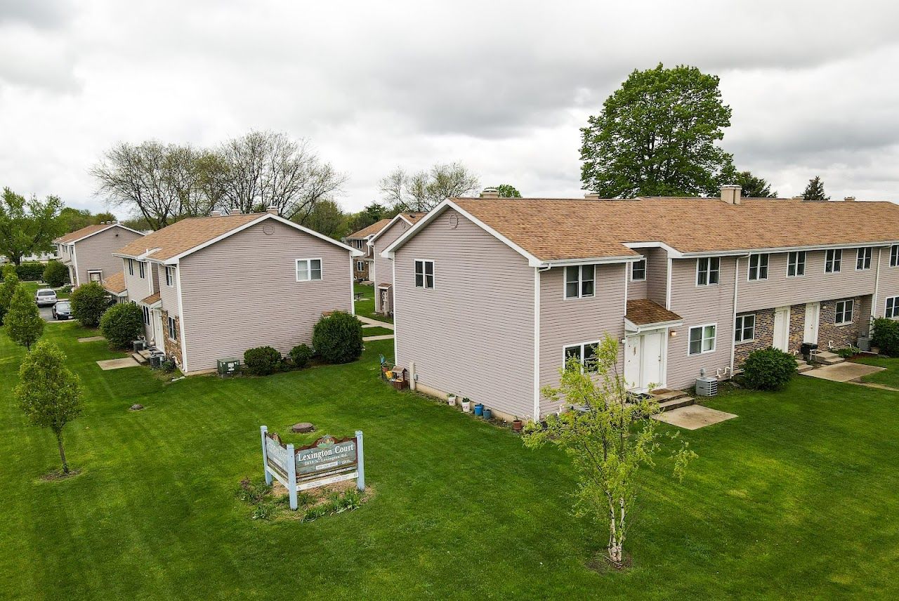 Photo of LEXINGTON COURT APTS at 2633 N LEXINGTON DR JANESVILLE, WI 53545