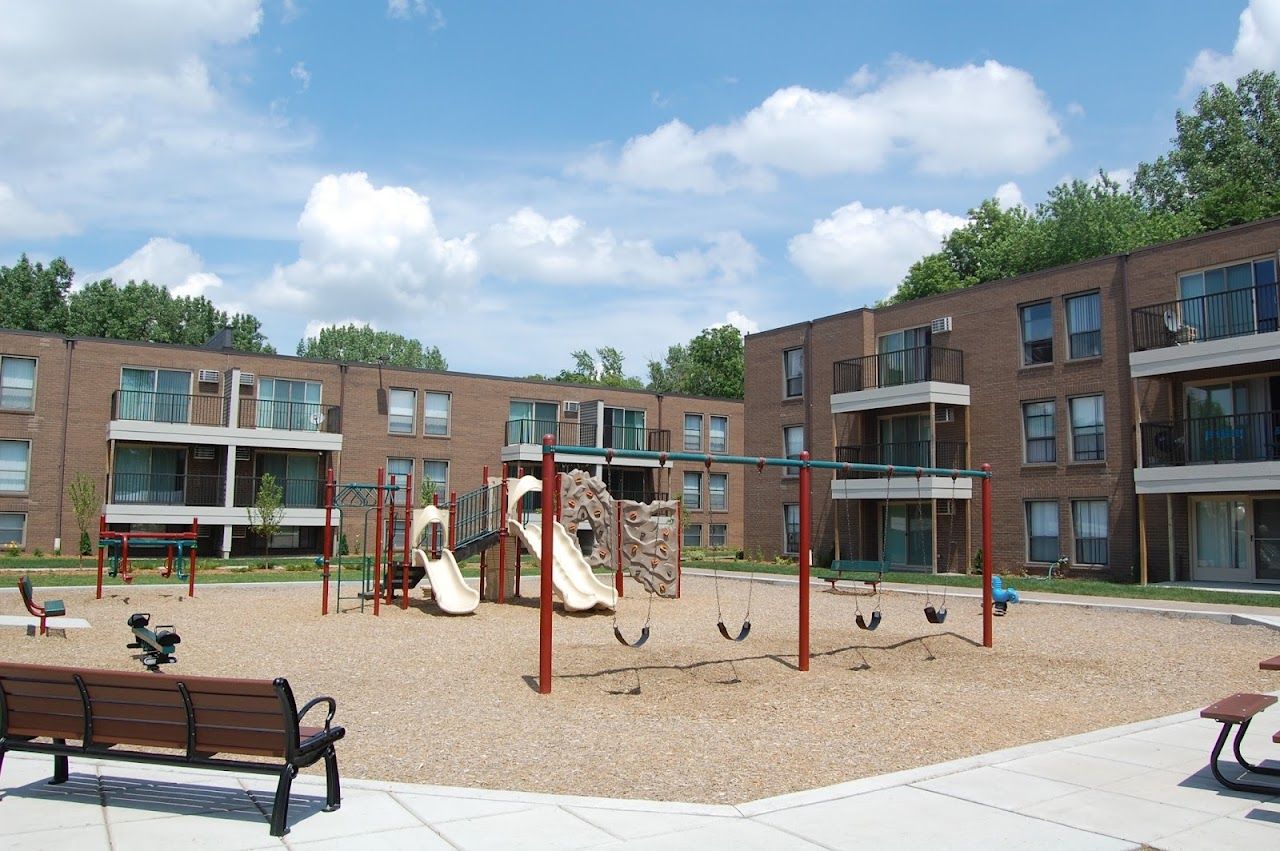 Photo of MARYLAND PARK APARTMENTS at 1619 MARYLAND AVENUE SAINT PAUL, MN 55106