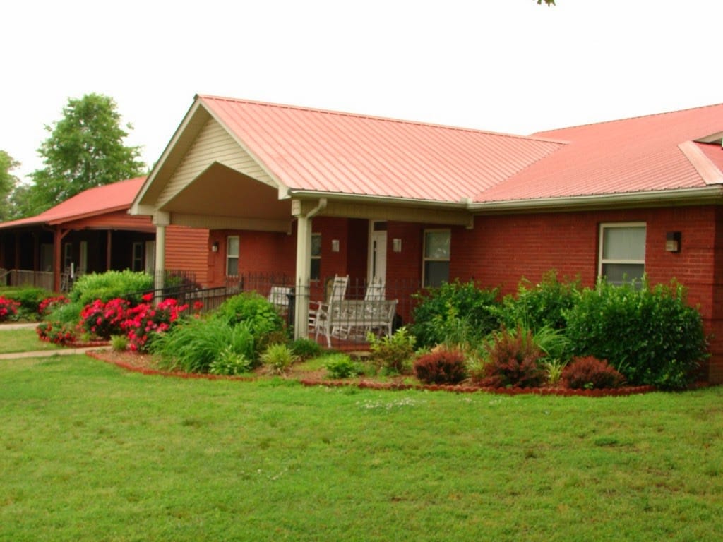 Photo of OAK HAVEN APTS at 1460 CRUCIFER RD HURON, TN 38345