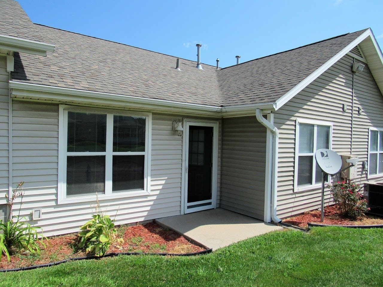 Photo of MEREDITH MANOR APTS. Affordable housing located at 3325 MEREDITH AVE OMAHA, NE 68111