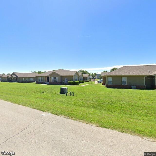 Photo of SOMERSET VILLAGE APTS at 101 SOMERSET DR FRONTENAC, KS 66763