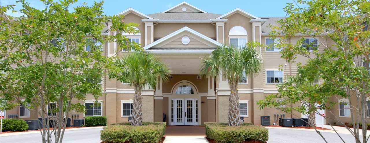 Photo of LAKE POINTE SENIOR. Affordable housing located at 1821 DORA AVE TAVARES, FL 32778