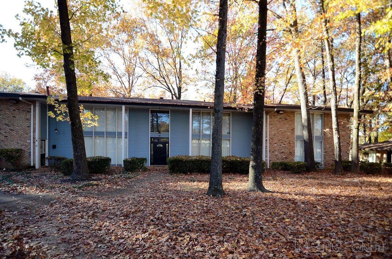 Photo of MENDENHALL HOUSING at 561 N MENDENHALL RD MEMPHIS, TN 38117