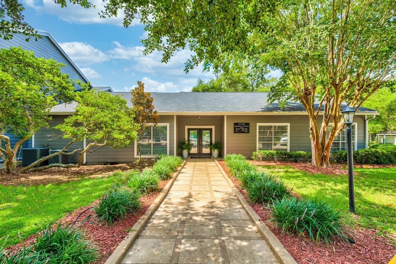 Photo of Live Oaks at Killearn at 1555 Delaney Dr Tallahassee, FL 32309