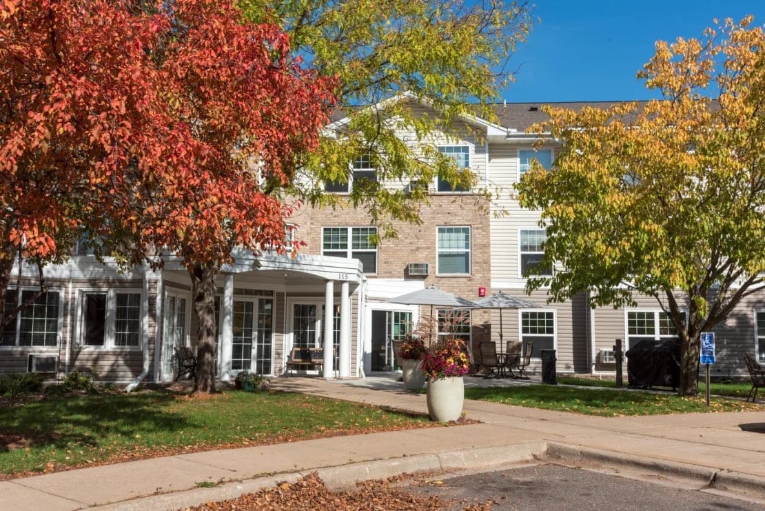 Photo of Briarcliff Apartments. Affordable housing located at 115 East Ave Mahtomedi, MN 55115