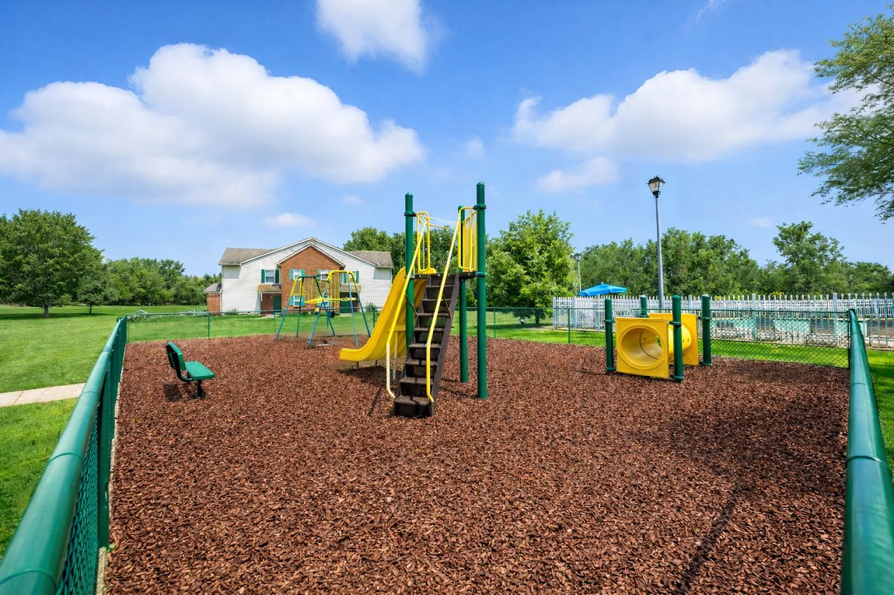 Photo of Arbors at Georgetown at 2010 Georgetown Blvd Lansing, MI 48911