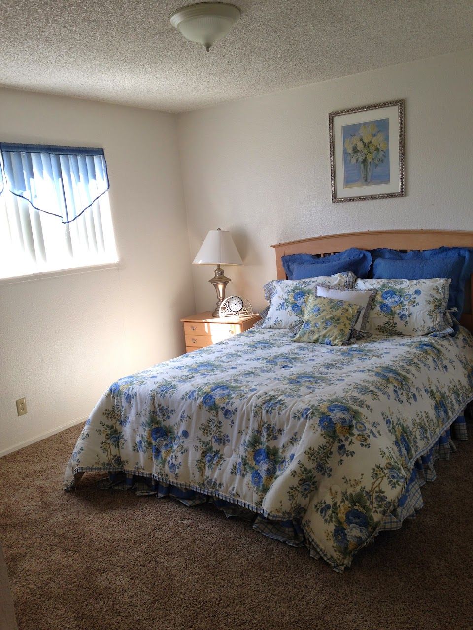 Photo of MERIDIAN POINTE FKA HAMPTON SQUARE APARTMENTS at 819 E. HAMMER LANE STOCKTON, CA 95210